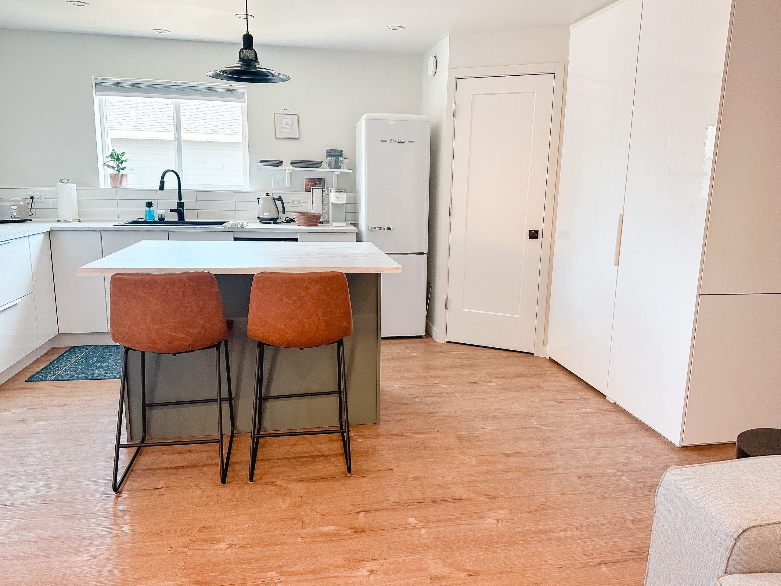 The Studio - great location, private, and modern - Image 4