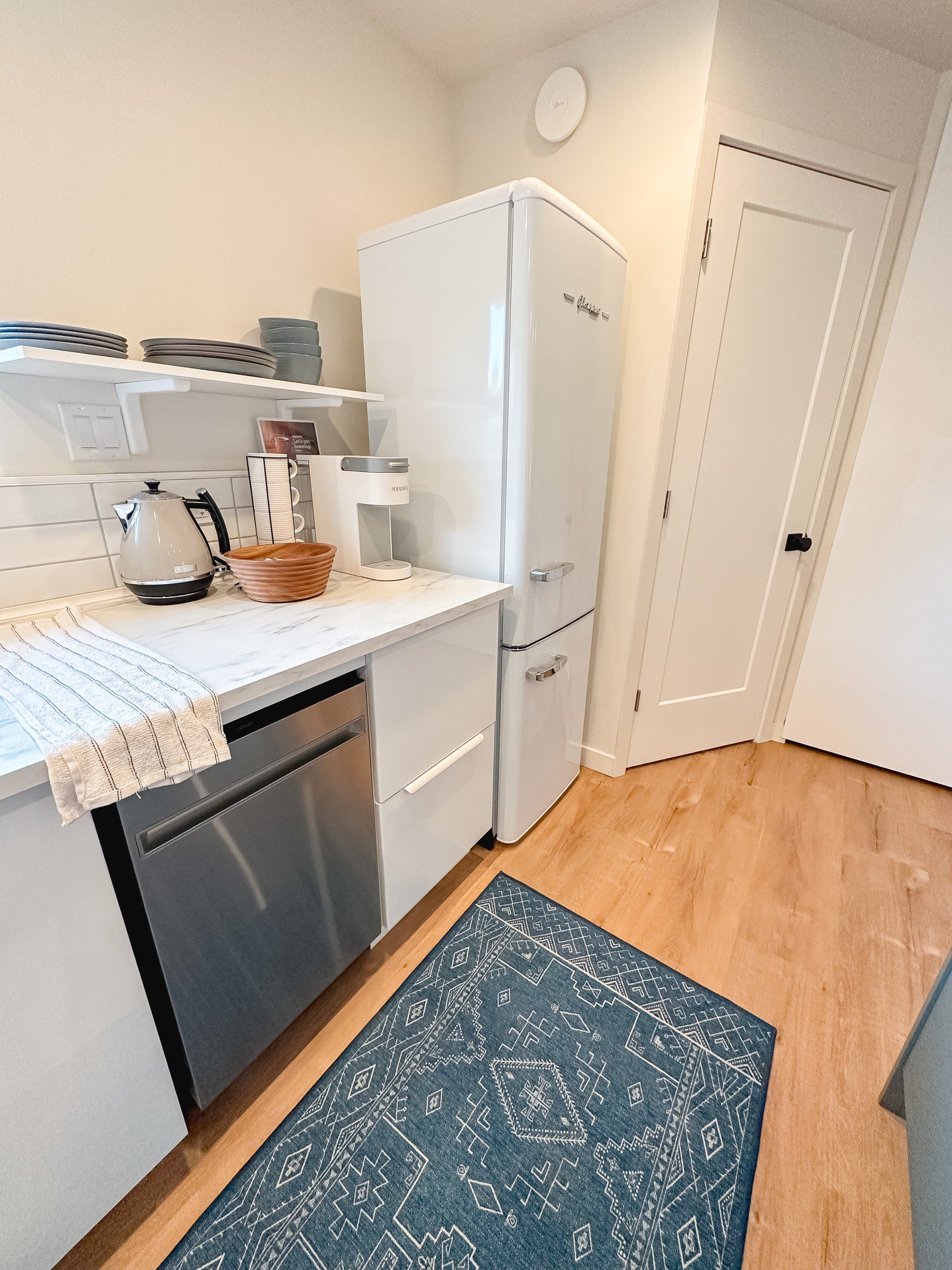 The Studio - great location, private, and modern - Image 5